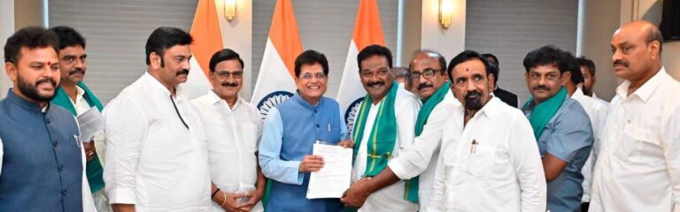 కేంద్ర మంత్రులను కలిసిన రాష్ట్ర ఆక్వా రైతు సంఘ ప్రతినిధులు.
