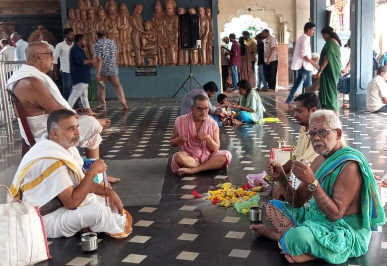 క్షీరారామం లో  కొనసాగుతున్న జలాభిషేక విశేష పూజలు.
