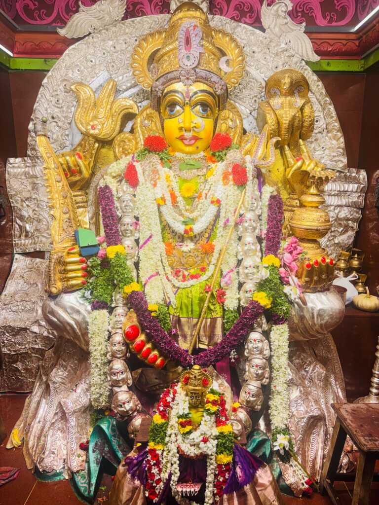 శ్రీ మావుళ్ళమ్మ ఆలయంలో శ్రావణ శుక్రవారం పూజలు.